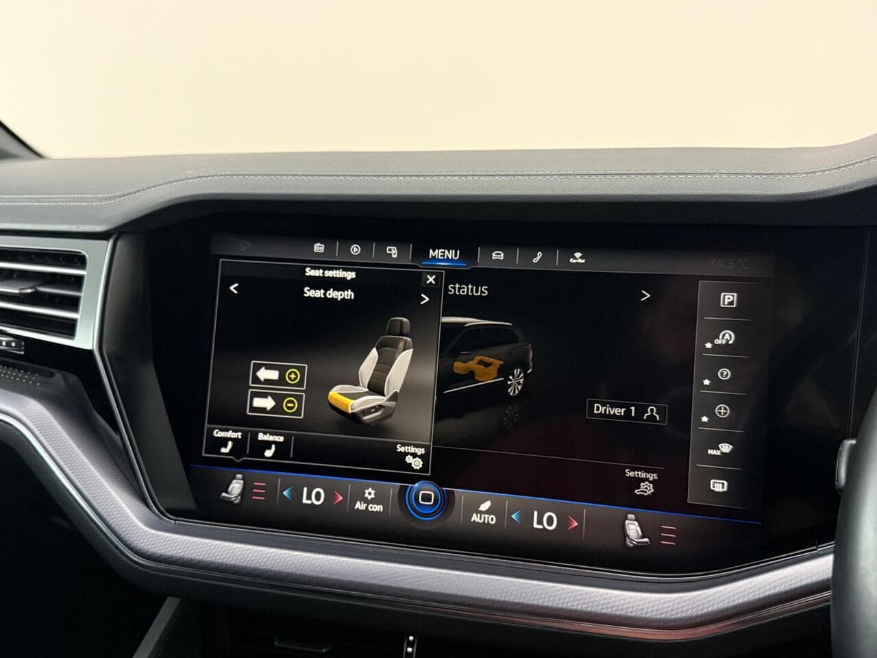 Volkswagen Touareg thumbnail Infotainment System