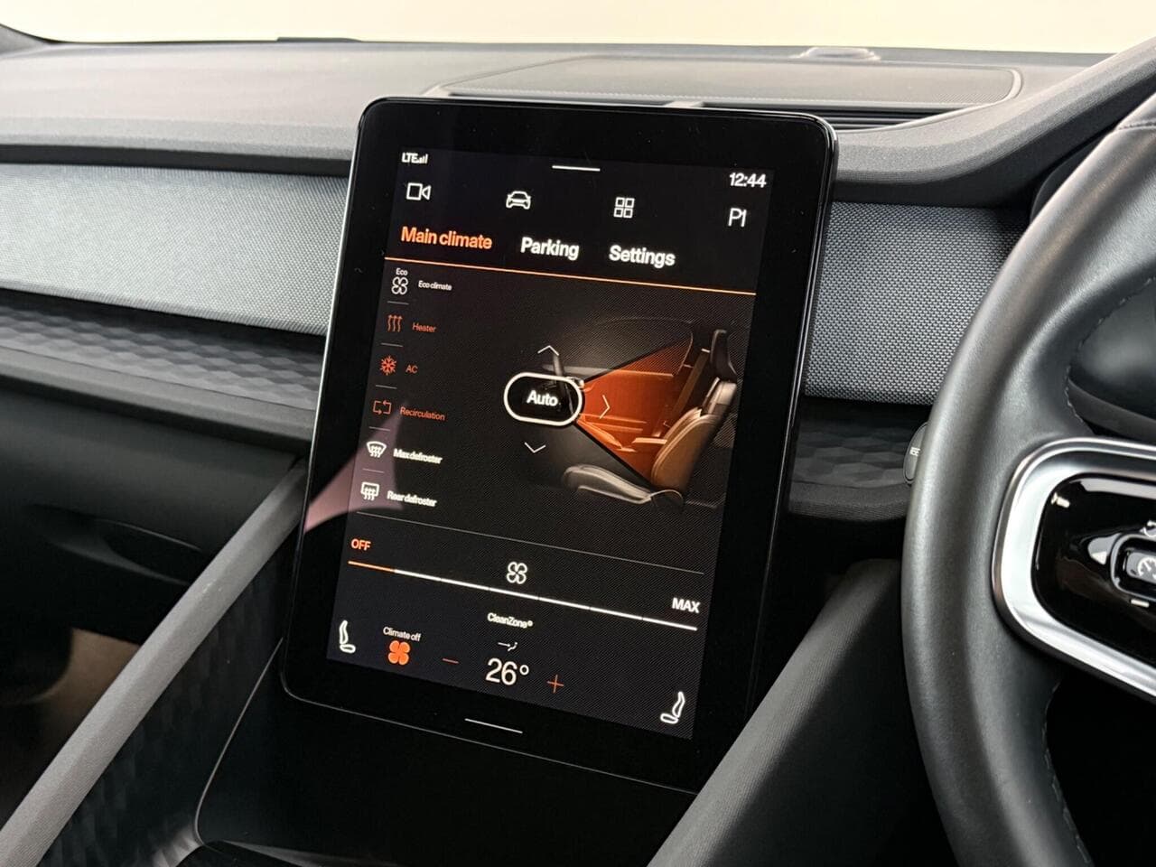 Polestar Polestar 2 thumbnail Infotainment System