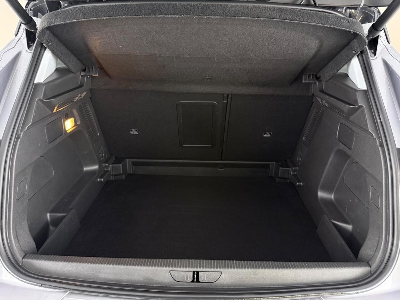Vauxhall Grandland thumbnail Boot