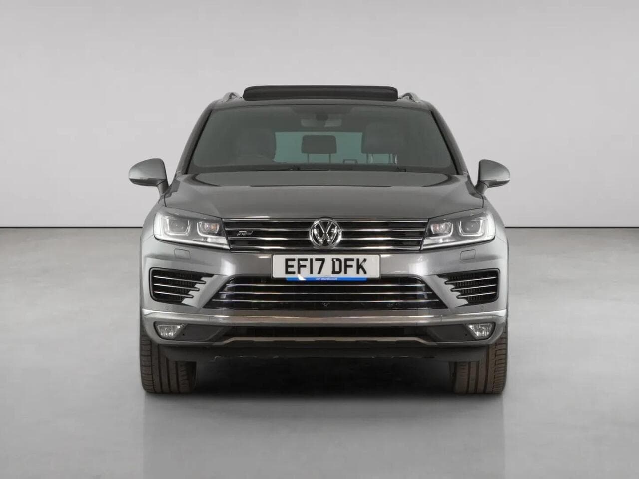 Volkswagen Touareg thumbnail Front