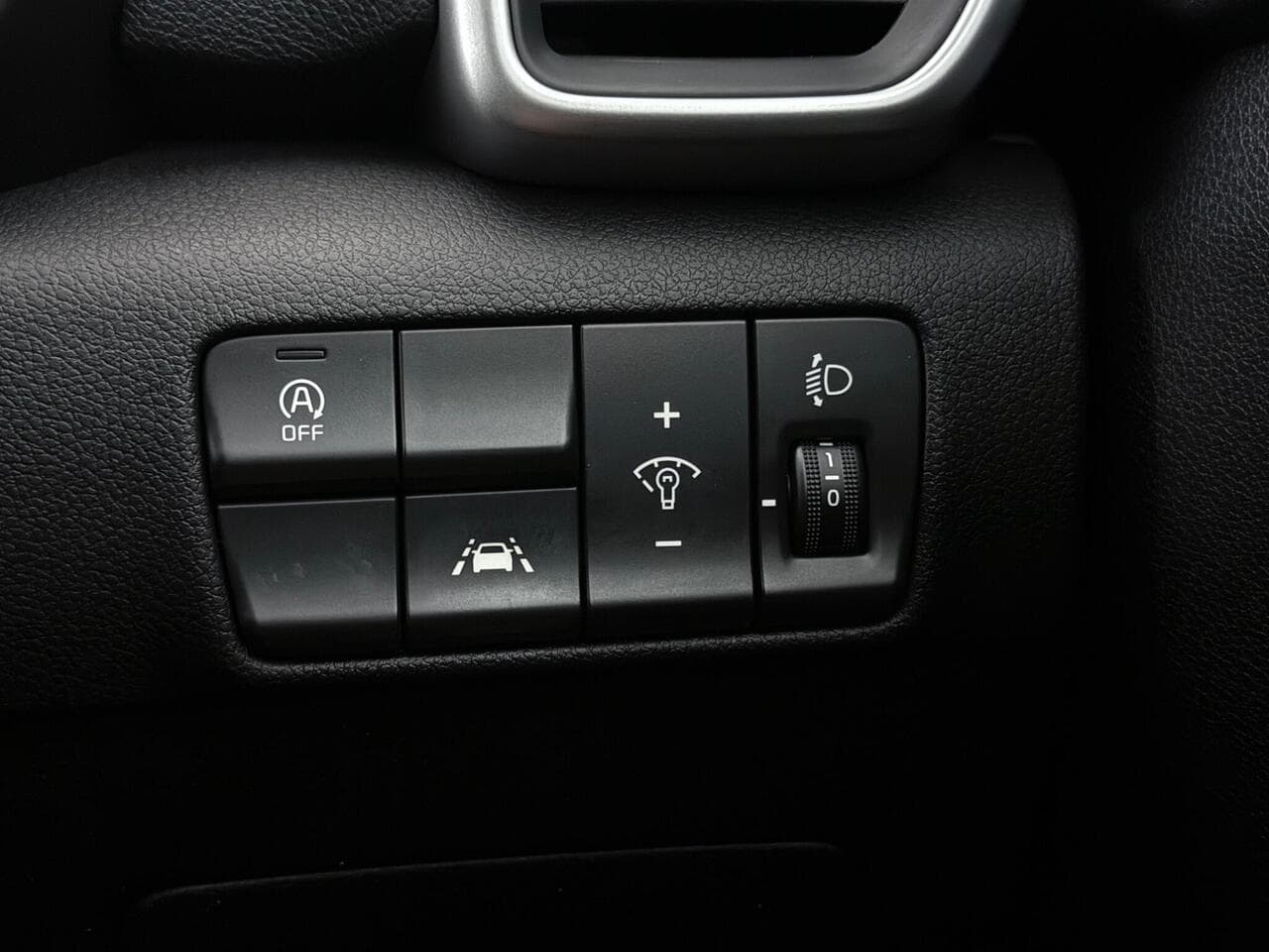 Kia Sportage thumbnail Misc Controls
