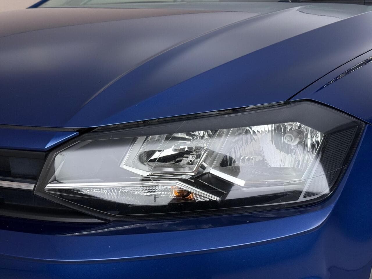 Volkswagen Polo thumbnail Lights Front
