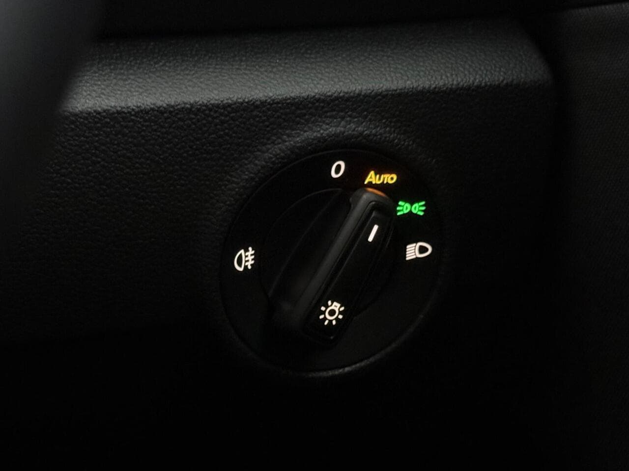 Volkswagen T-Roc thumbnail Misc Controls