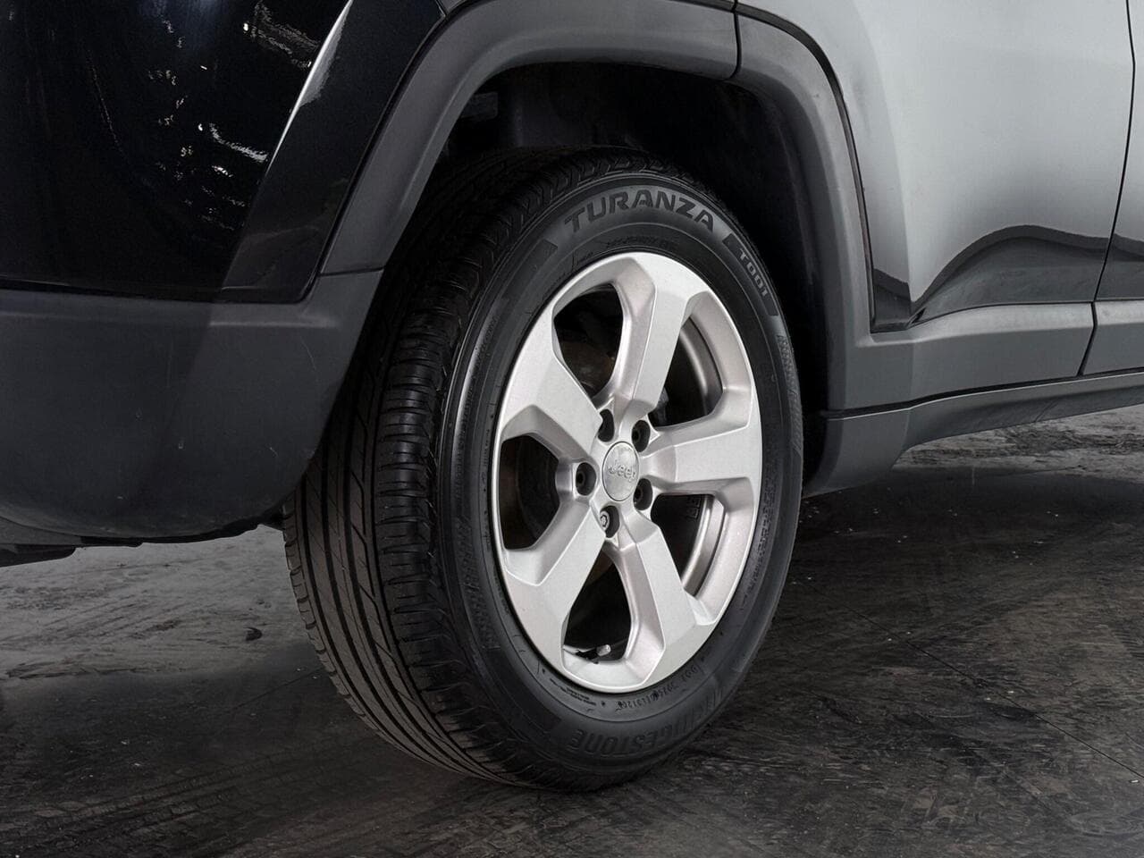 Jeep Compass thumbnail Wheel