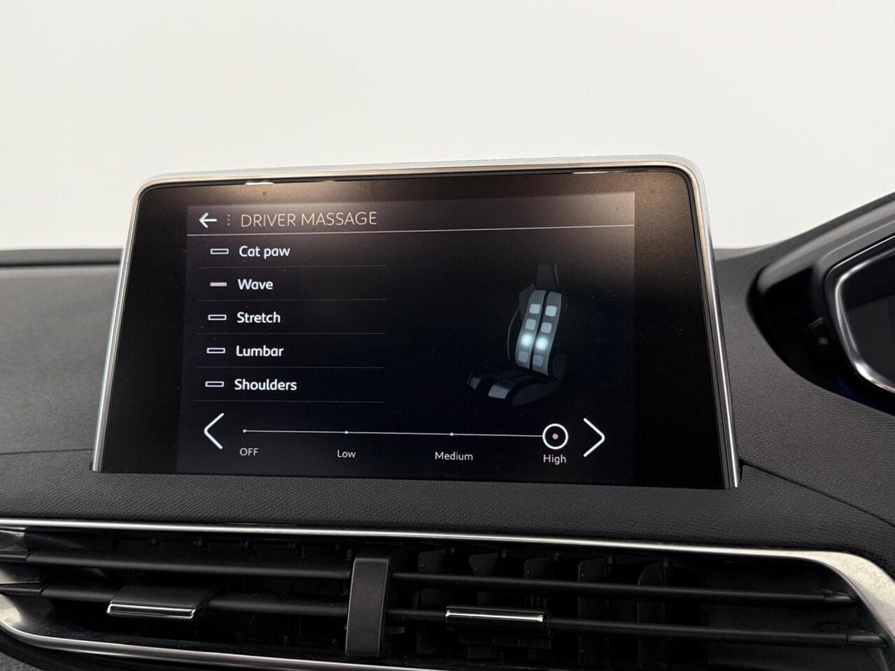 Peugeot 5008 thumbnail Infotainment System