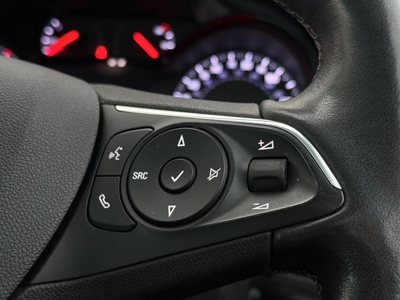 Vauxhall Crossland thumbnail Misc Controls