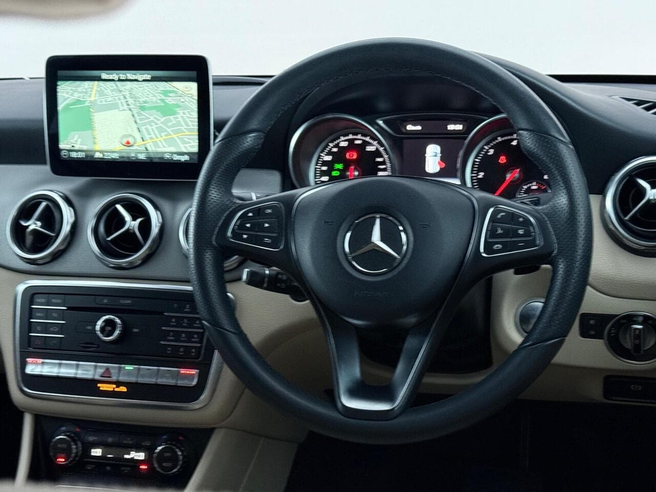 Mercedes-Benz GLA thumbnail Steering Wheel