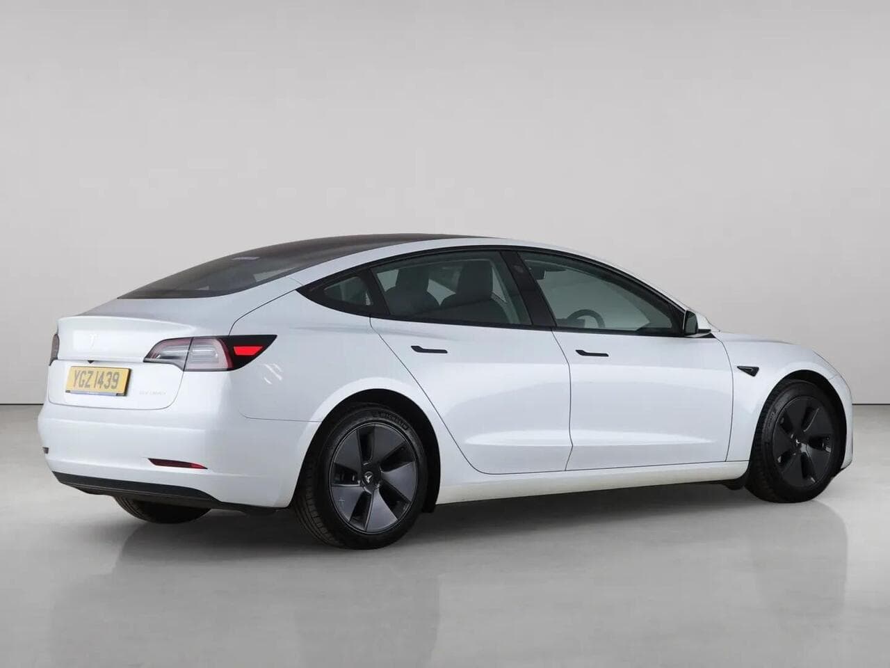 Tesla Model 3 thumbnail Rear Right
