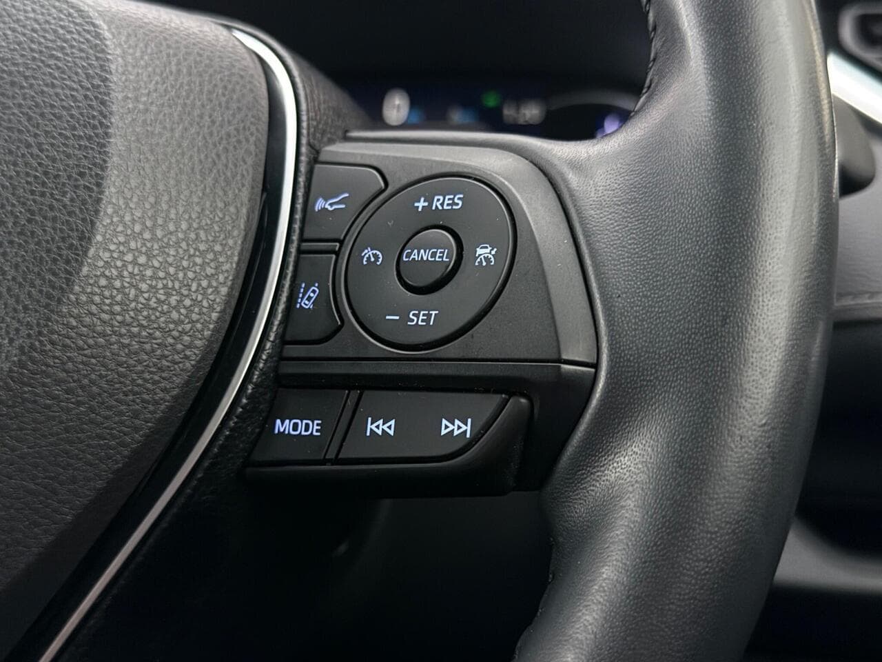 Toyota RAV4 thumbnail Misc Controls
