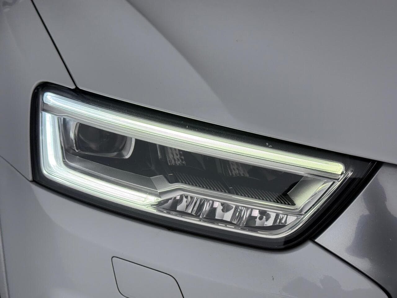Audi Q3 thumbnail Door Interior