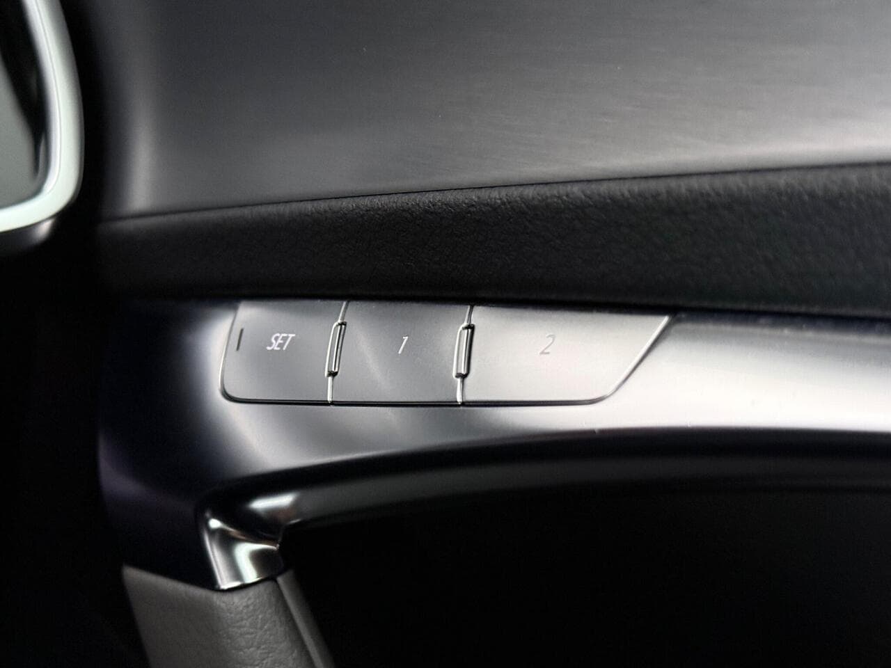 Audi A6 Saloon thumbnail Misc Controls