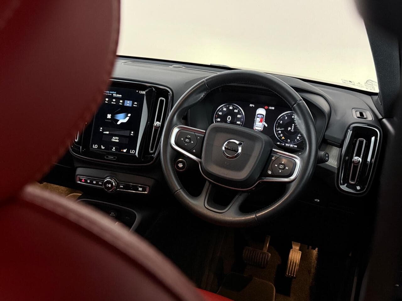 Volvo XC40 thumbnail Steering Wheel