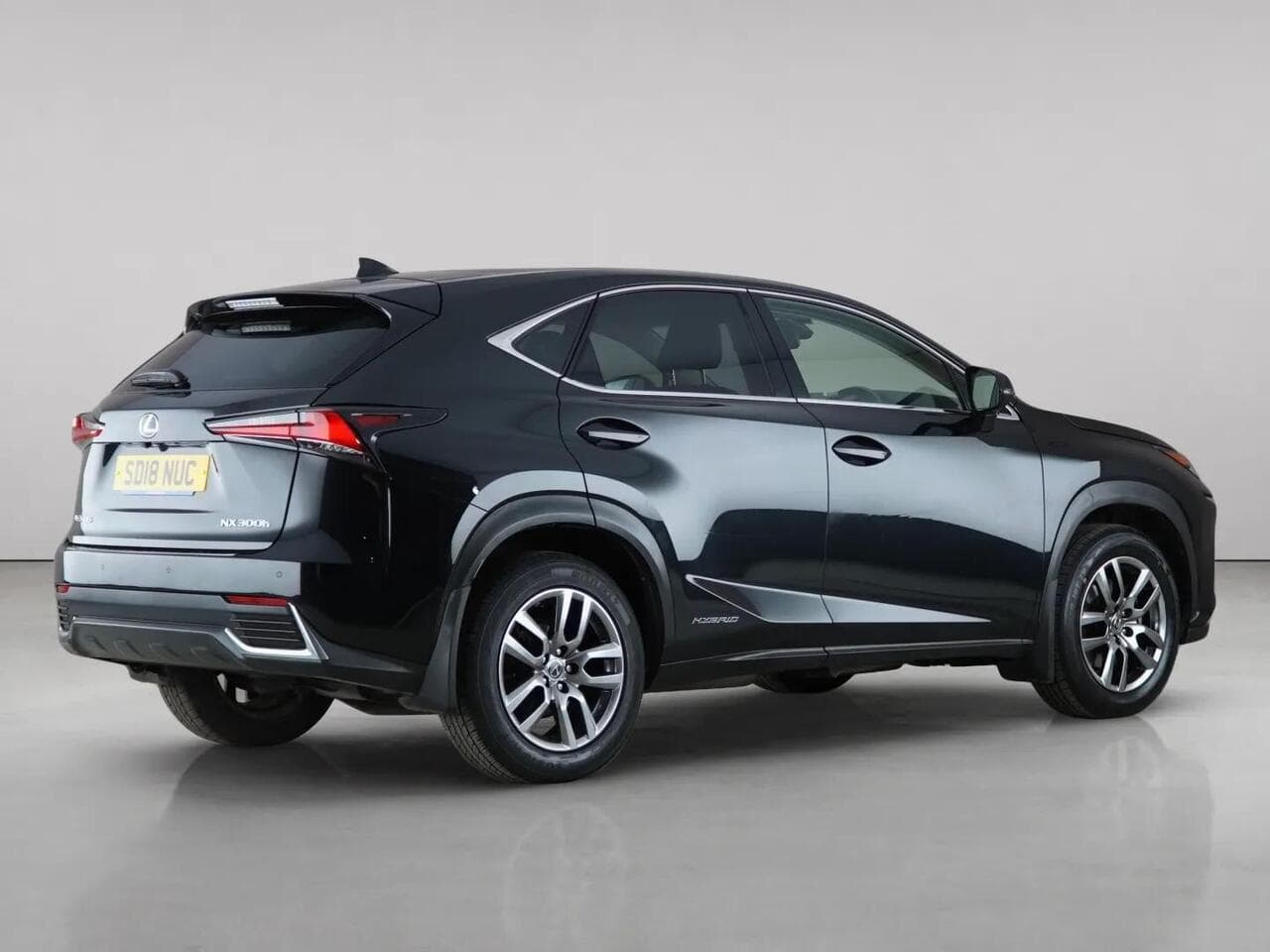 Lexus NX thumbnail Side Right
