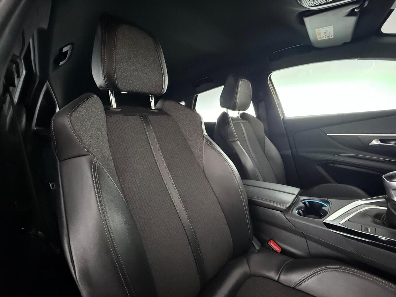 Peugeot 3008 thumbnail Seat Driver