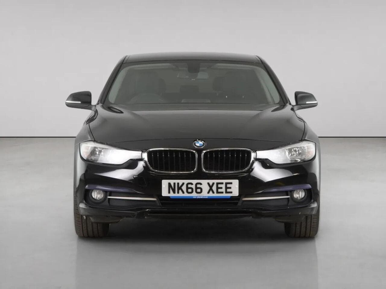 BMW 3 Series thumbnail Front