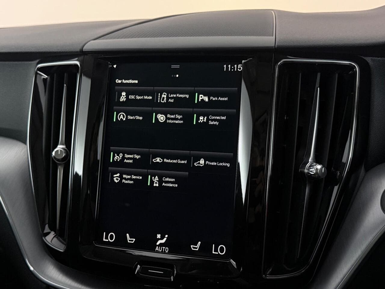Volvo XC60 thumbnail Infotainment System