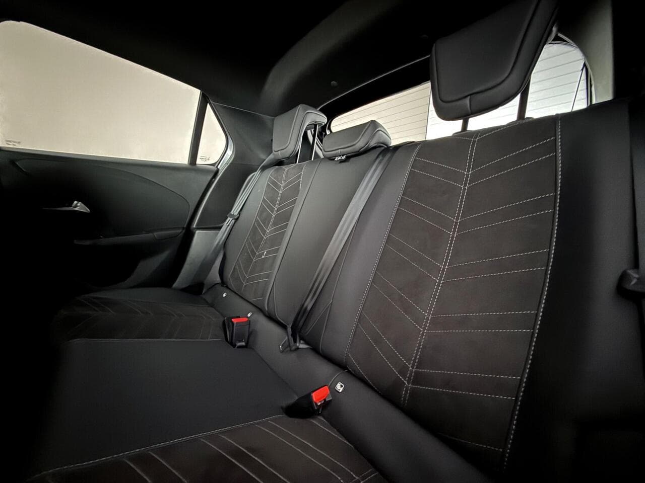 Vauxhall Corsa thumbnail Seats Rear