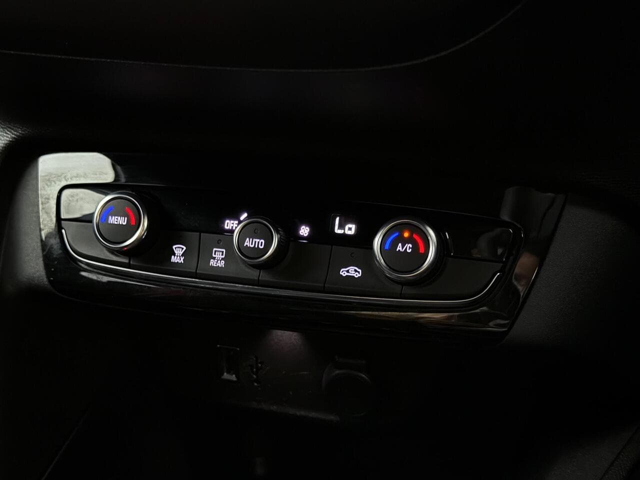 Vauxhall Corsa thumbnail Misc Controls