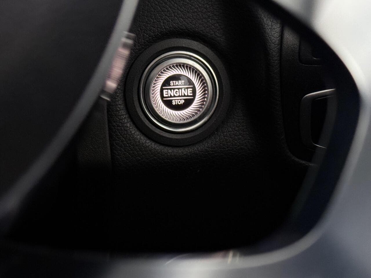 Mercedes-Benz GLC thumbnail Fuel Or Charging Port