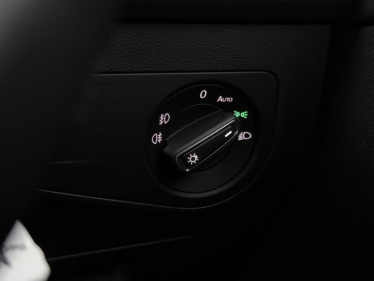 Volkswagen Tiguan thumbnail Misc Controls