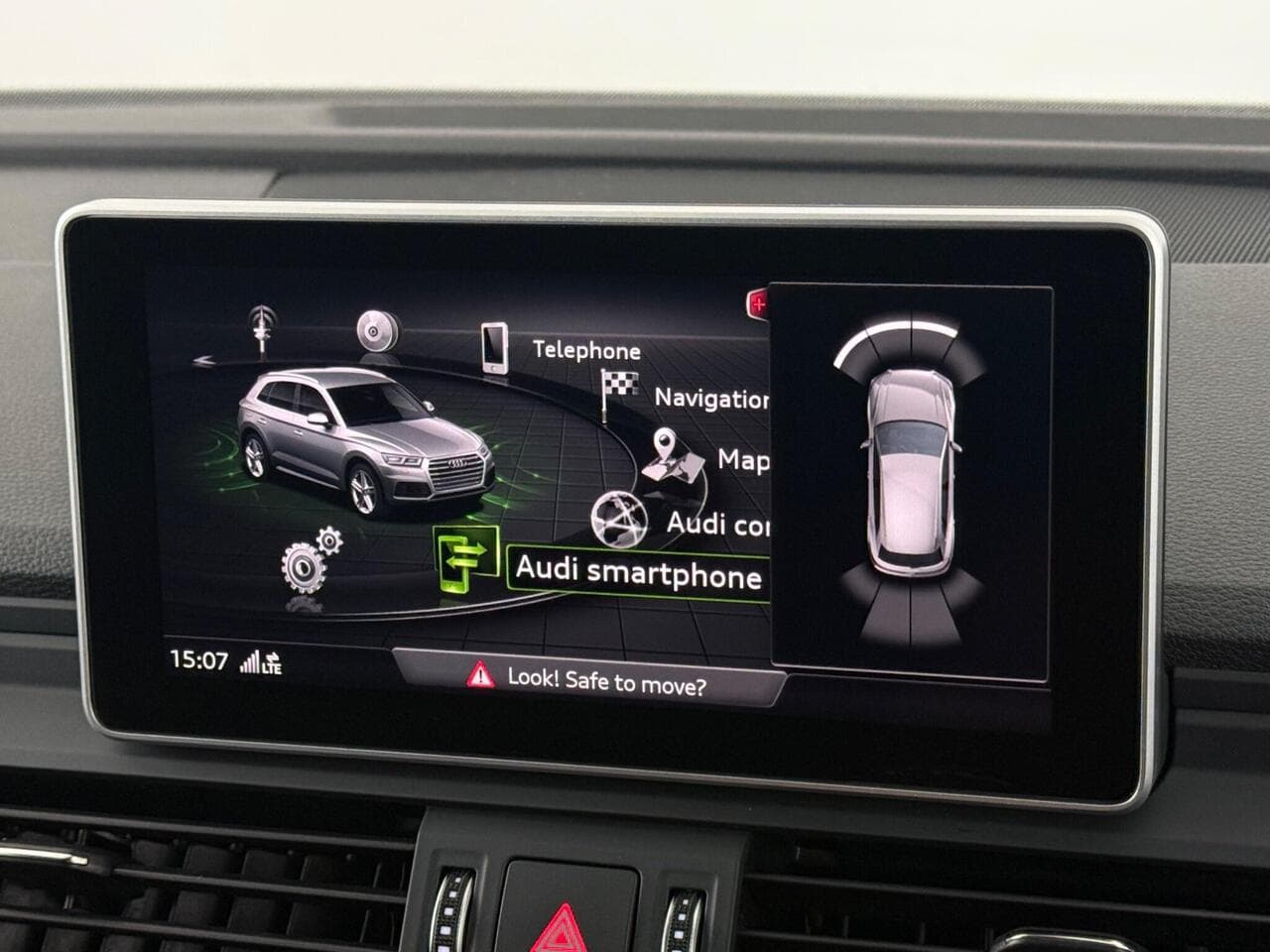 Audi Q5 thumbnail Infotainment System