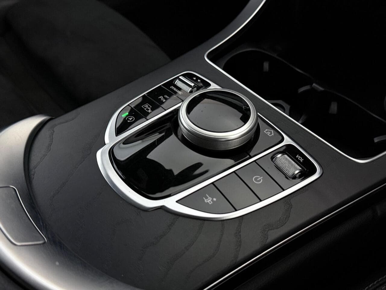 Mercedes-Benz C Class thumbnail Misc Controls