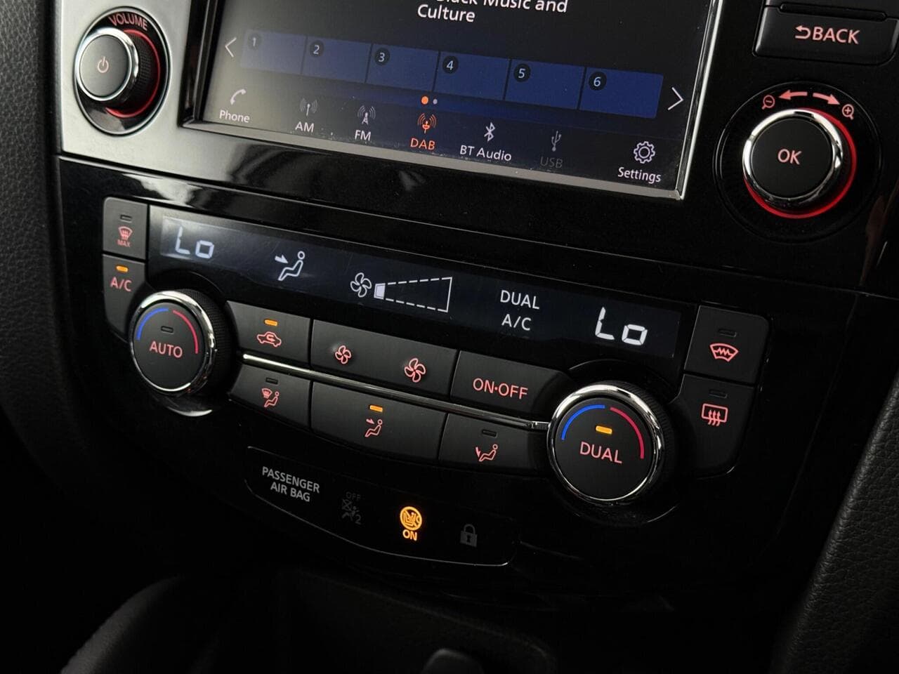Nissan Qashqai thumbnail Infotainment System