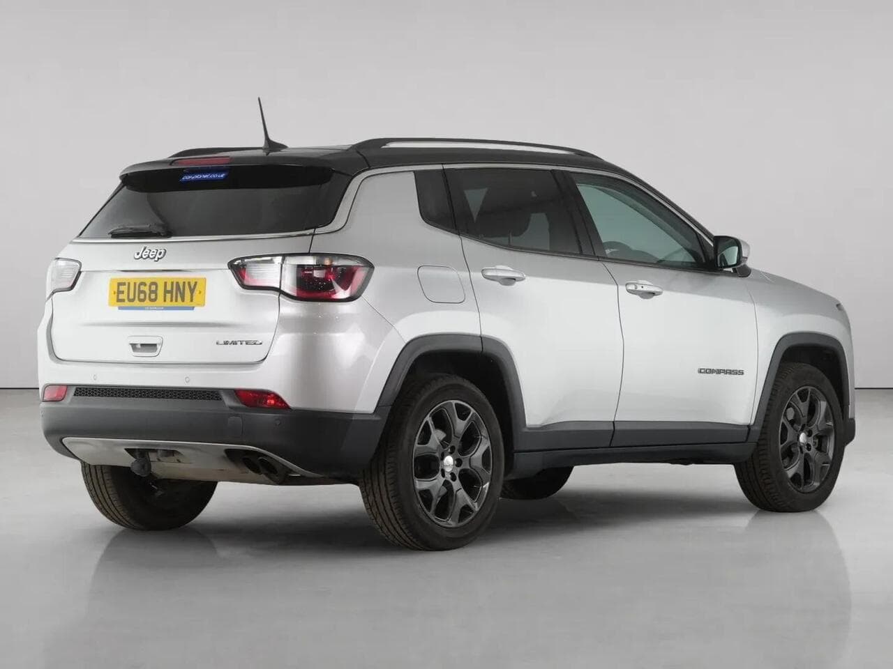 Jeep Compass thumbnail Rear Right