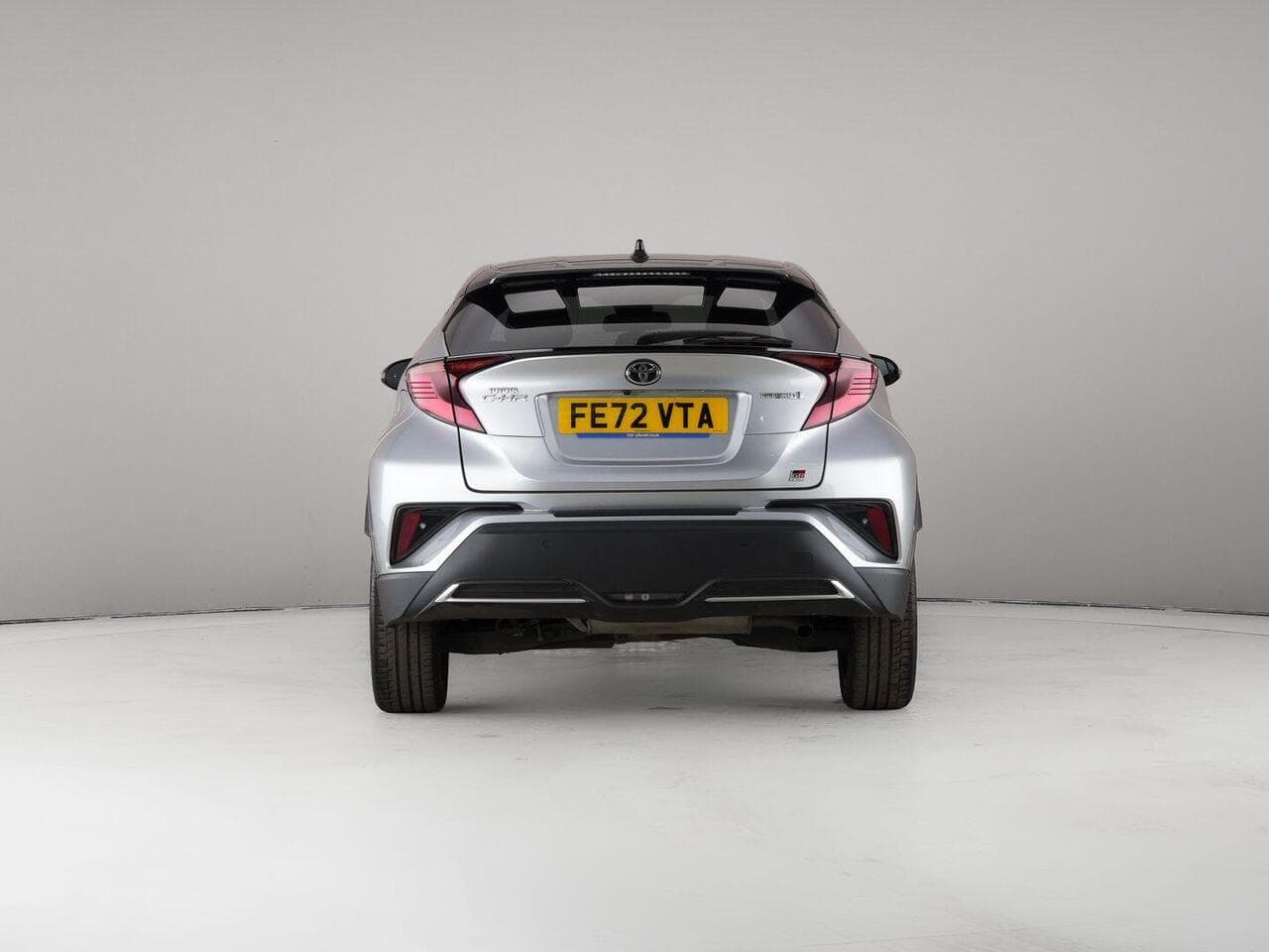 Toyota C-HR thumbnail Rear