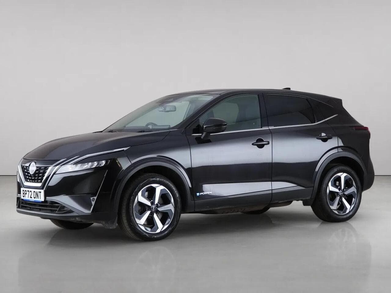 Nissan Qashqai thumbnail Front Left