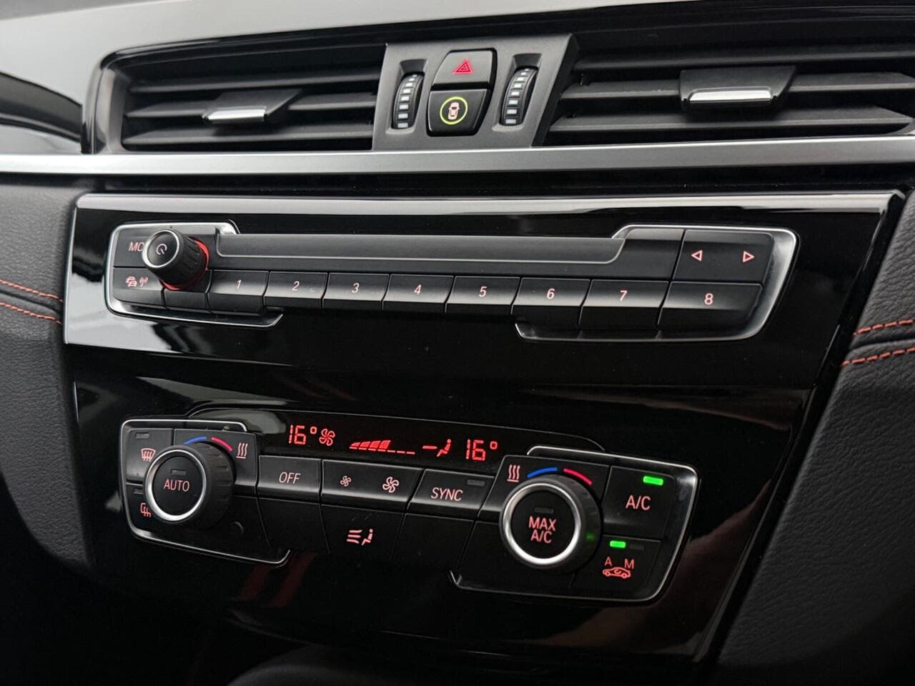 BMW X1 thumbnail Infotainment System