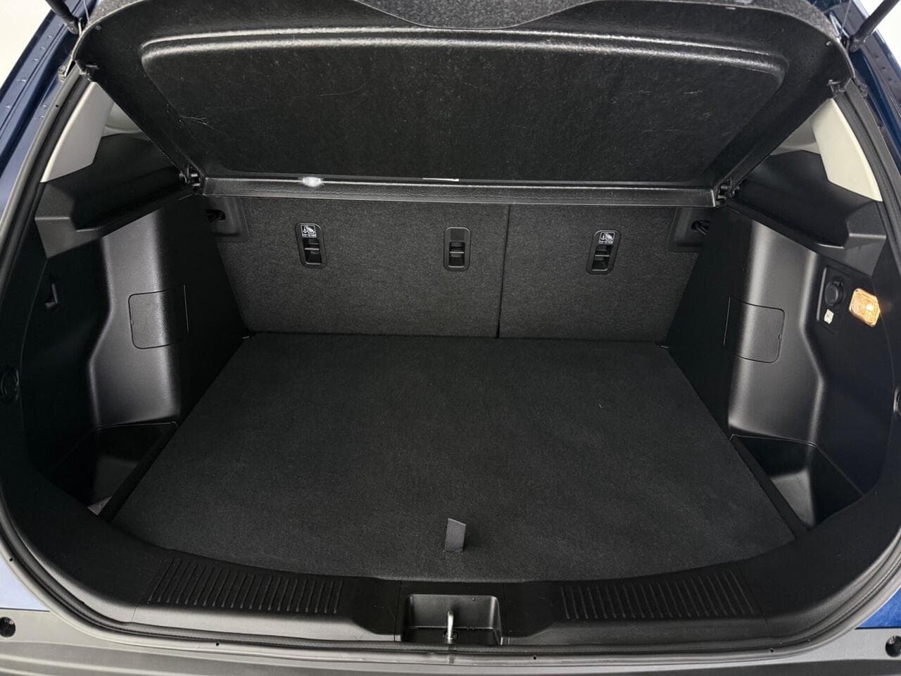 Suzuki S-Cross thumbnail Boot