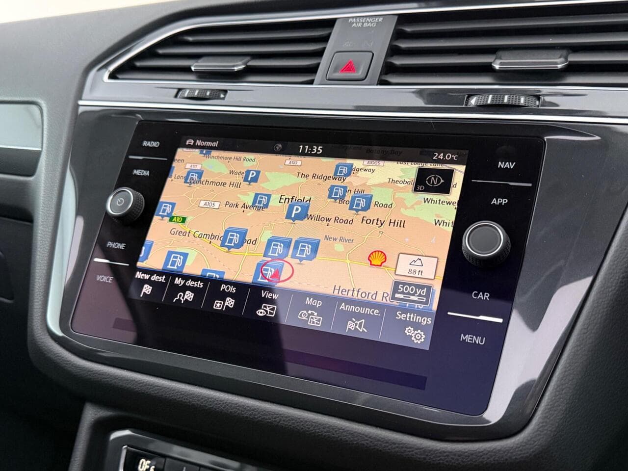 Volkswagen Tiguan Allspace thumbnail Infotainment System