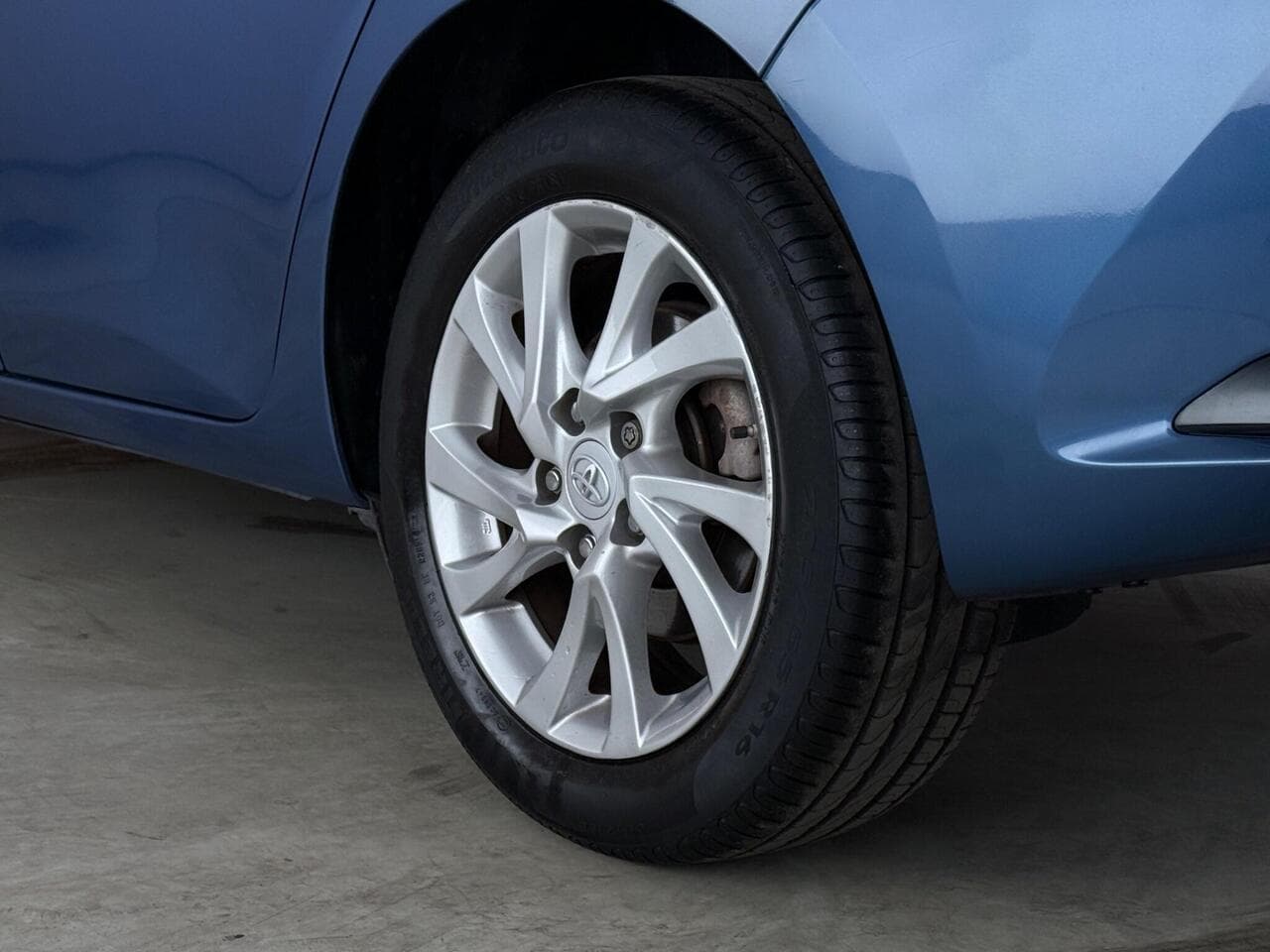 Toyota Auris thumbnail Wheel