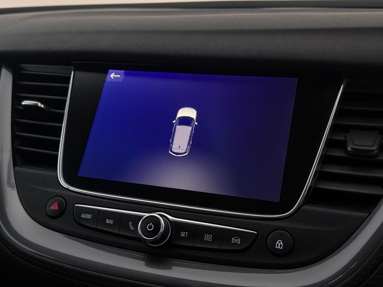 Vauxhall Grandland X thumbnail Infotainment System