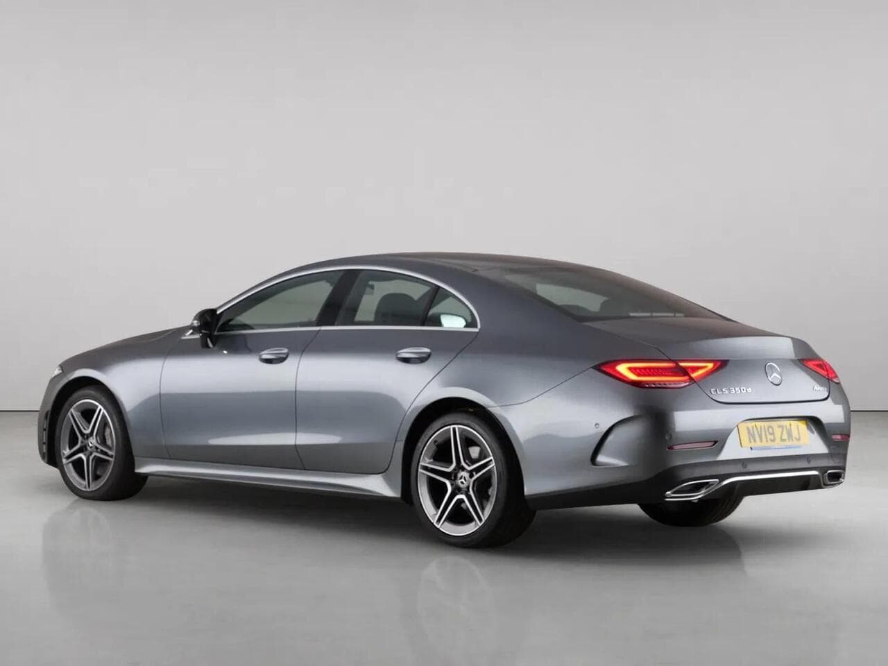 Mercedes-Benz CLS thumbnail Rear Left