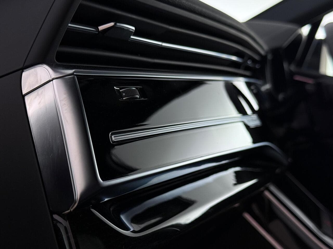 Audi Q7 thumbnail Misc Controls