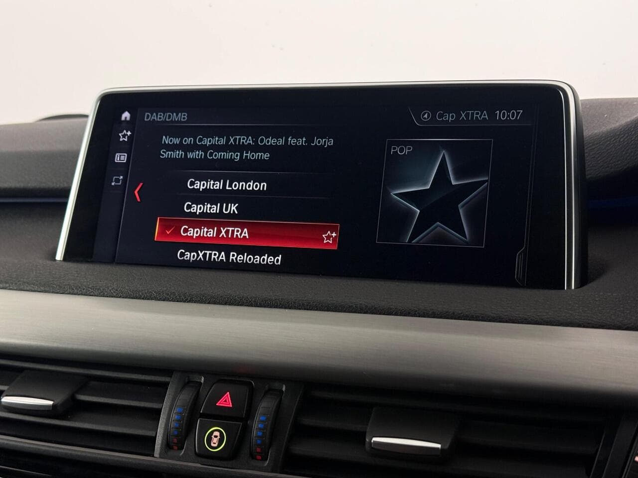 BMW X5 thumbnail Infotainment System