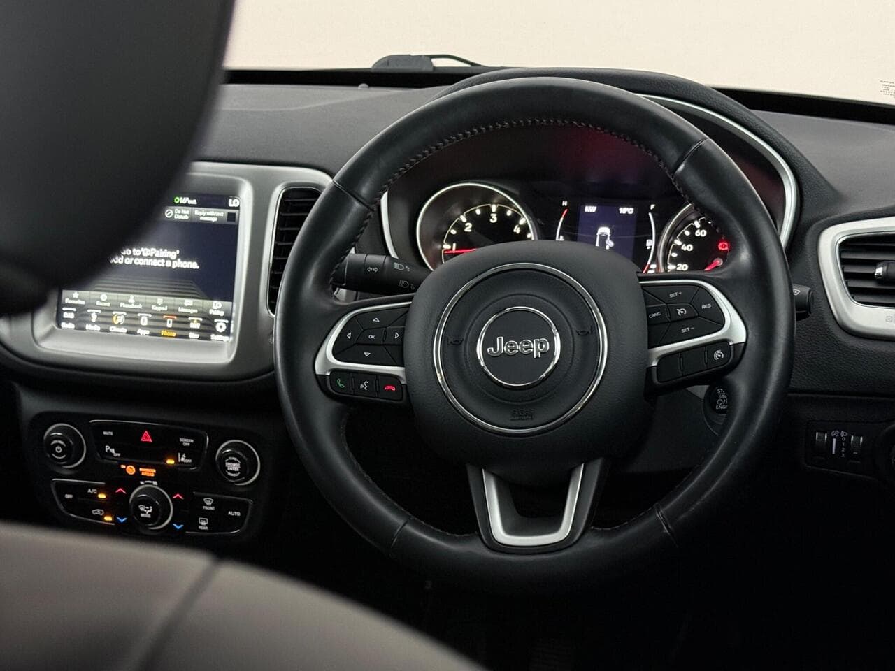 Jeep Compass thumbnail Steering Wheel
