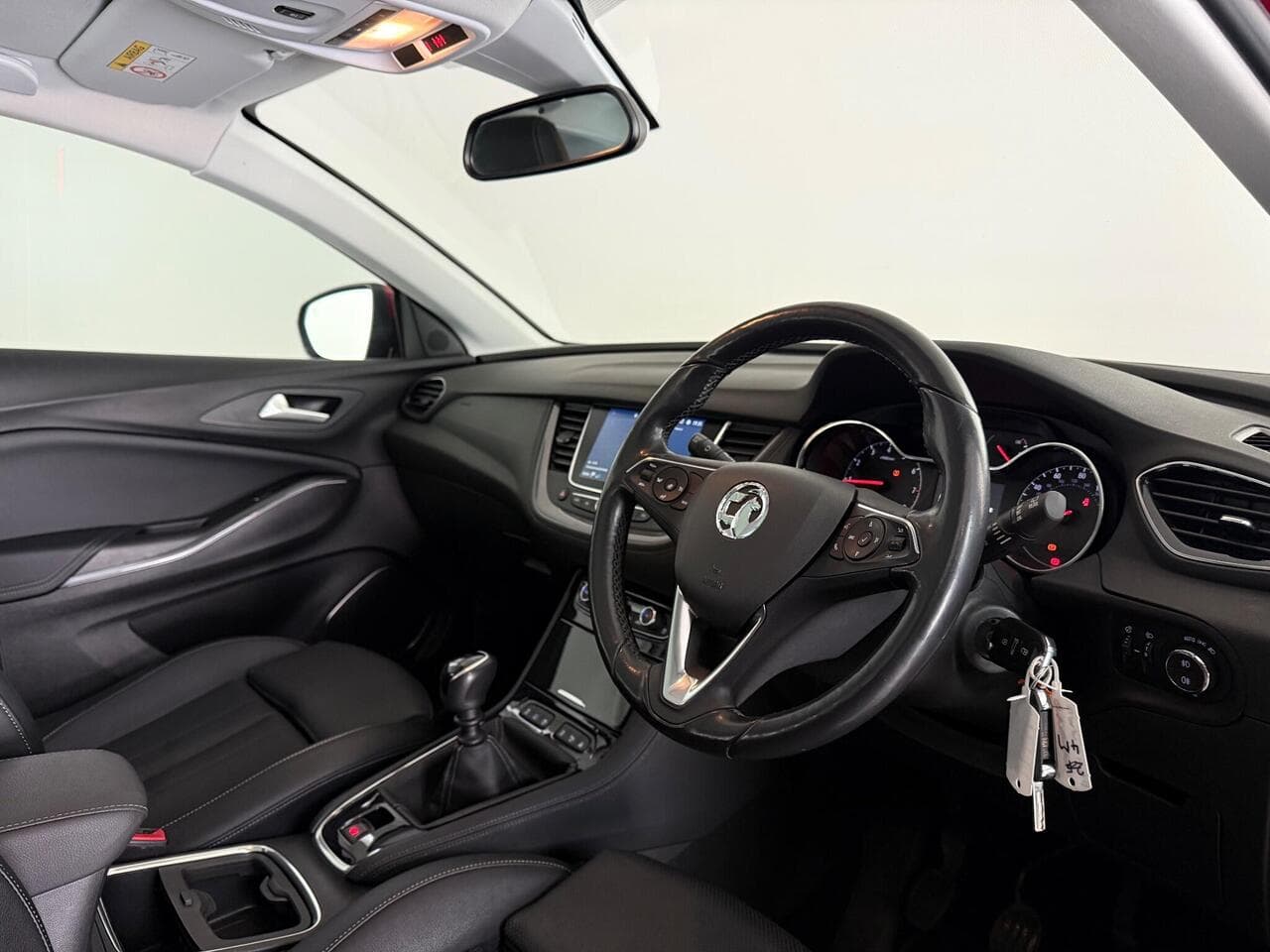 Vauxhall Grandland X thumbnail Interior Front