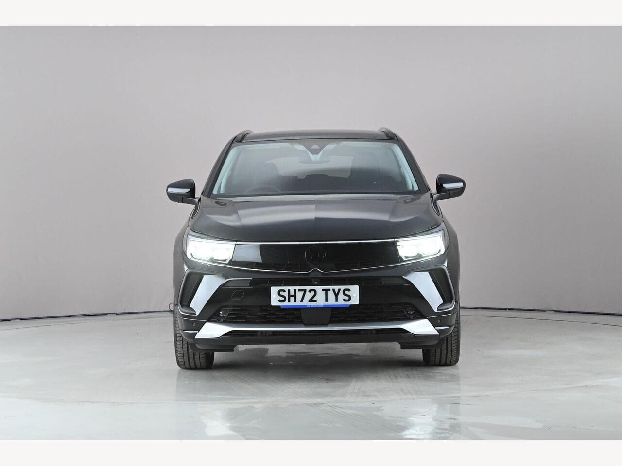 Vauxhall Grandland thumbnail Front