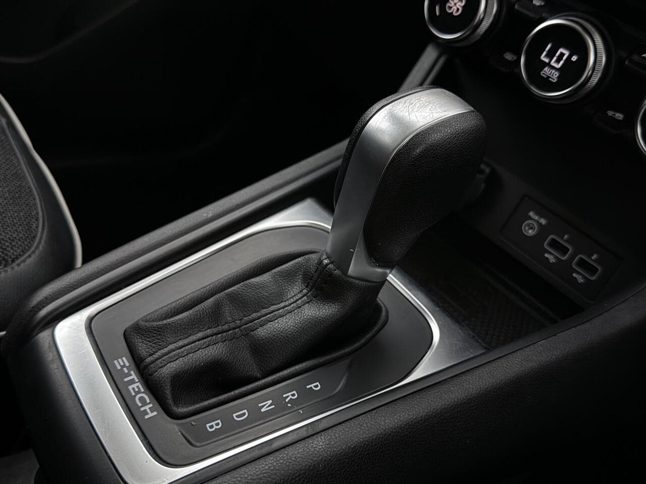 Renault Captur thumbnail Interior Front