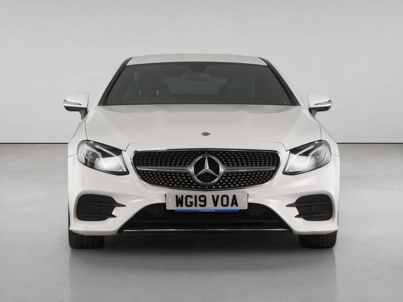 Mercedes-Benz E Class thumbnail Front