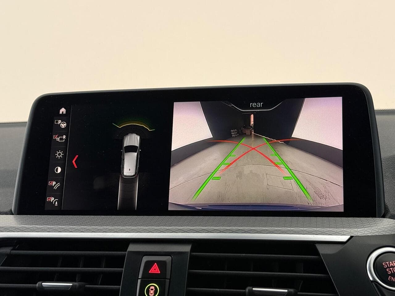 BMW X3 thumbnail Infotainment System