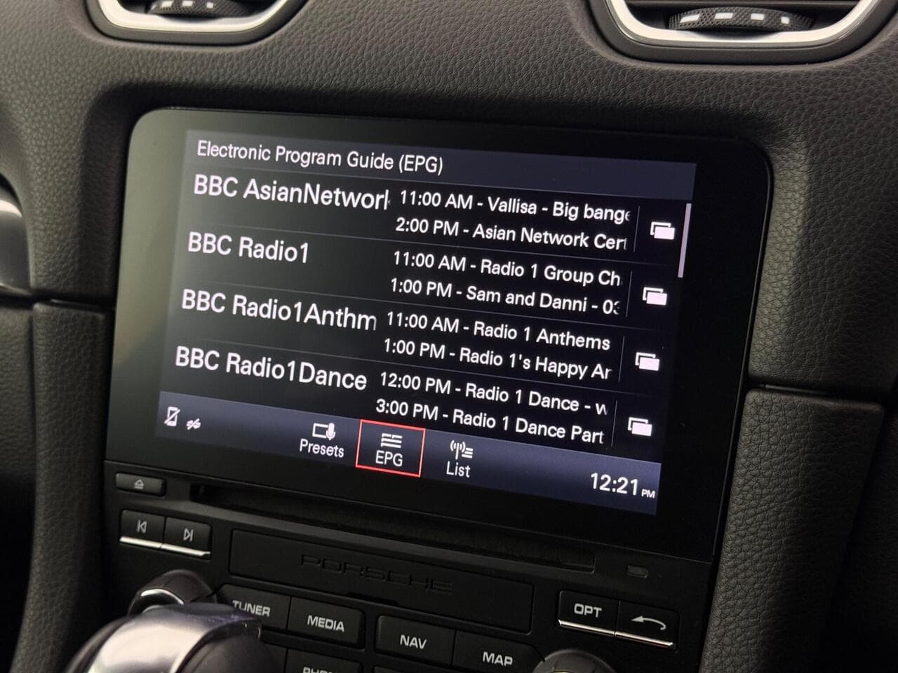 Porsche 718 Cayman thumbnail Infotainment System