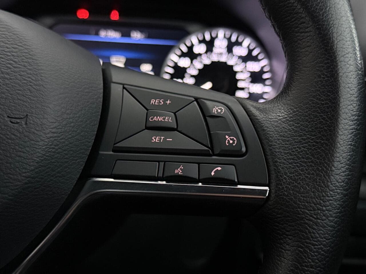 Nissan Juke thumbnail Misc Controls