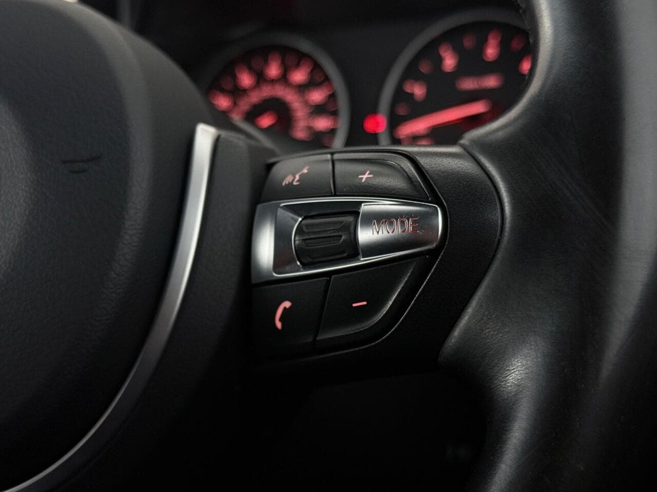 BMW 2 Series Gran Tourer thumbnail Misc Controls