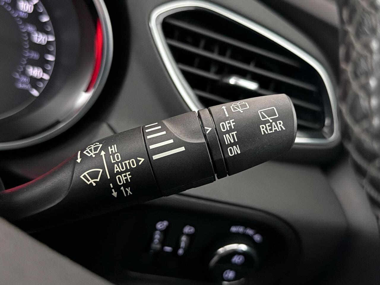 Vauxhall Grandland X thumbnail Misc Controls