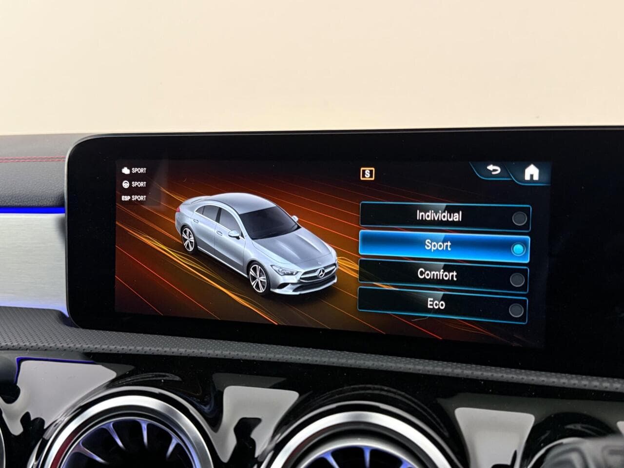 Mercedes-Benz CLA thumbnail Infotainment System