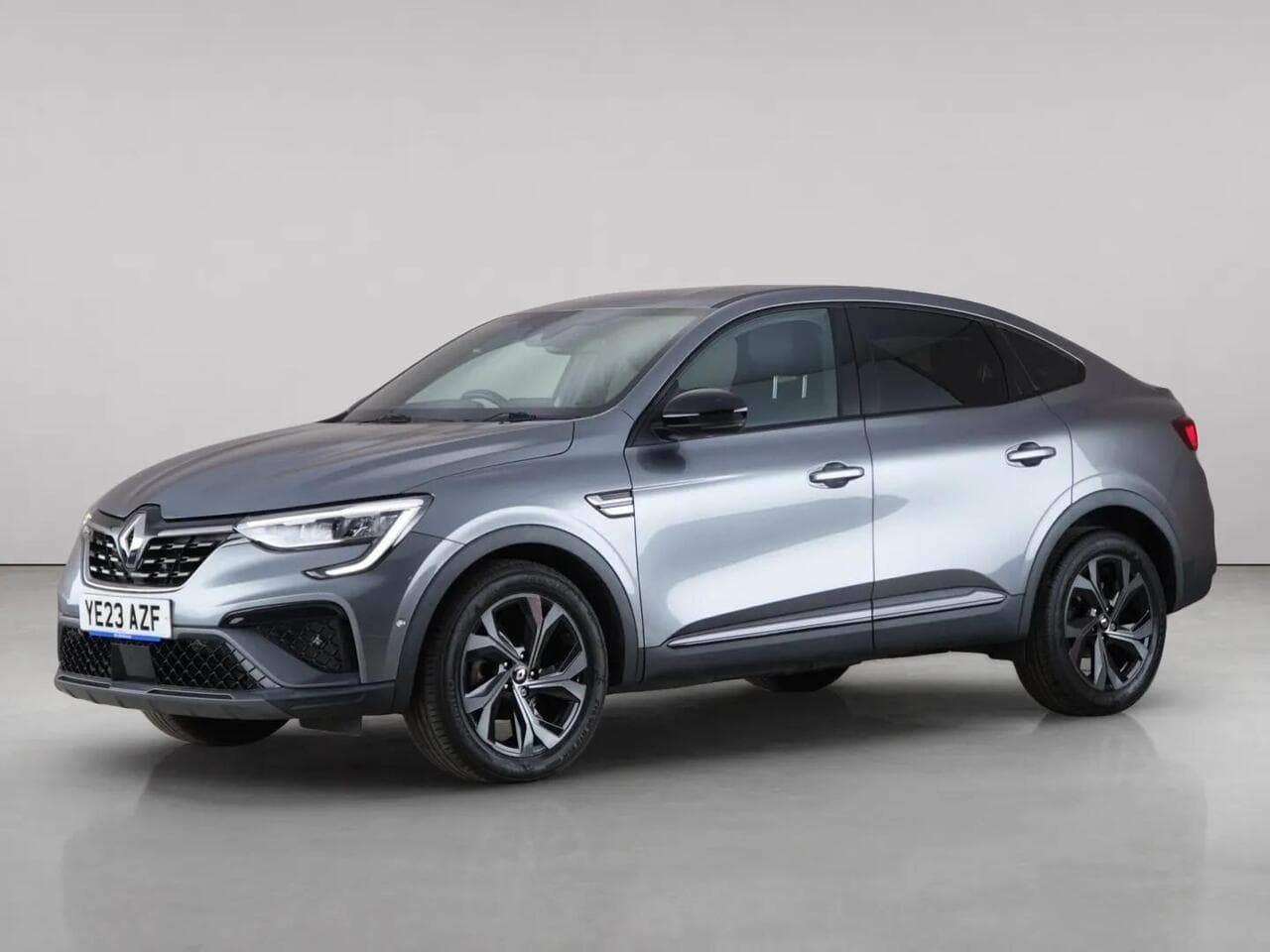 Renault Arkana thumbnail Front Left